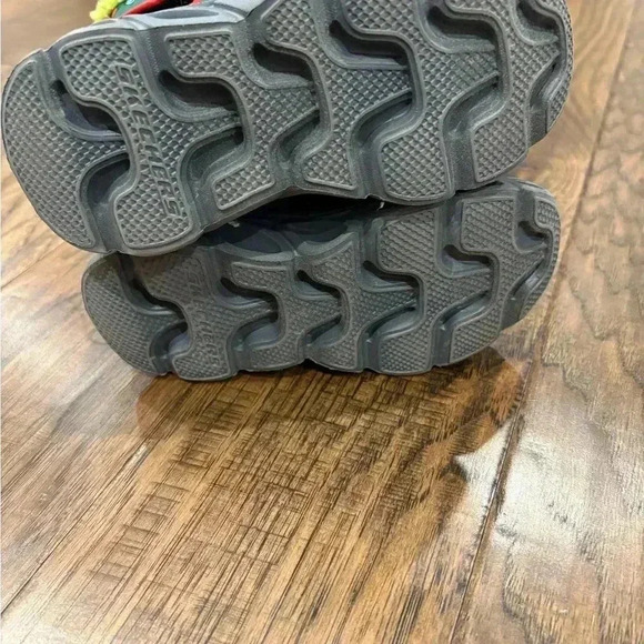 Sketchers Dr.Seuss The Grinch light up snow boots - Picture 4 of 6